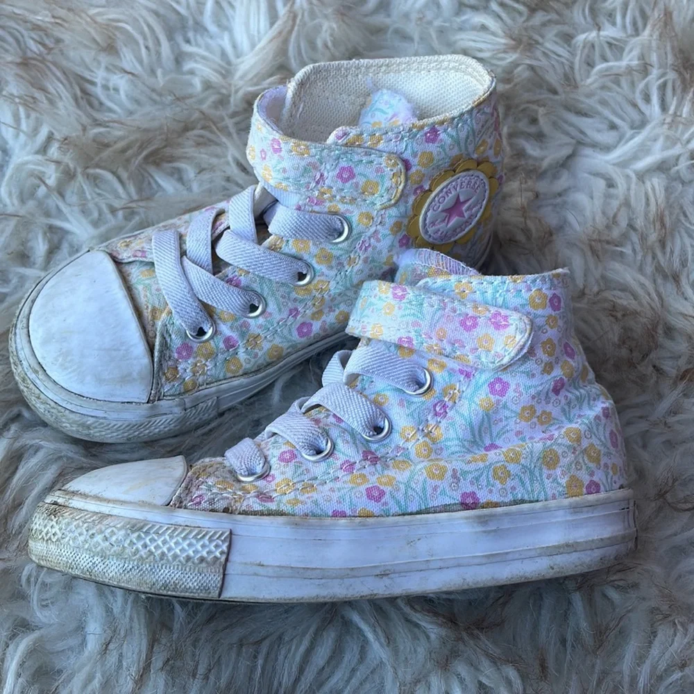 Converse Kids Sneakers - White with Floral Pattern - Picture 3 of 8